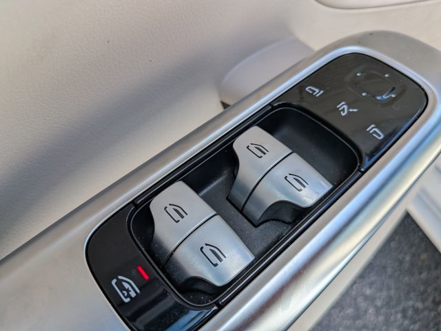 Used 2024 Mercedes-Benz C 300 4MATIC Sedan image 11