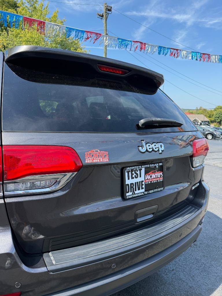 Used 2019 Jeep Grand Cherokee Laredo RWD image 12