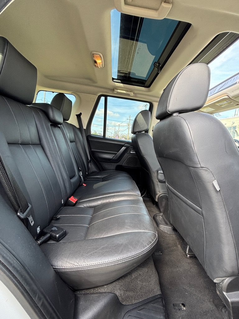 Used 2013 Land Rover LR2 HSE AWD/4WD image 14