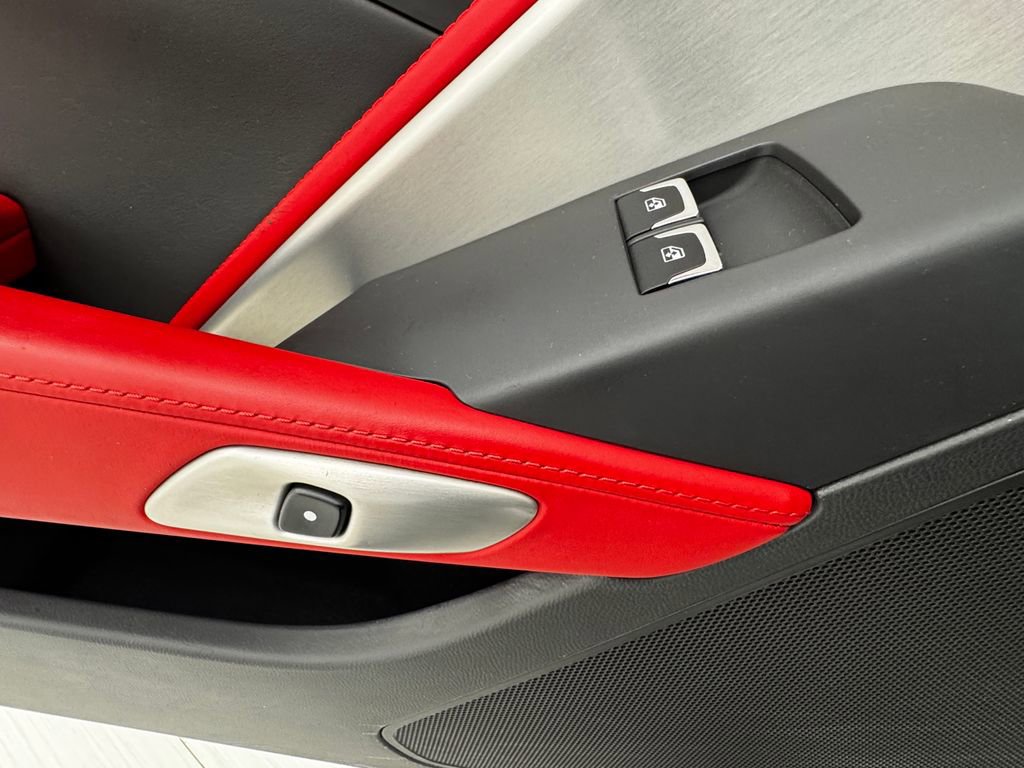 Used 2015 Chevrolet Corvette Z06 w/ 3LZ Preferred Equipment Group image 34