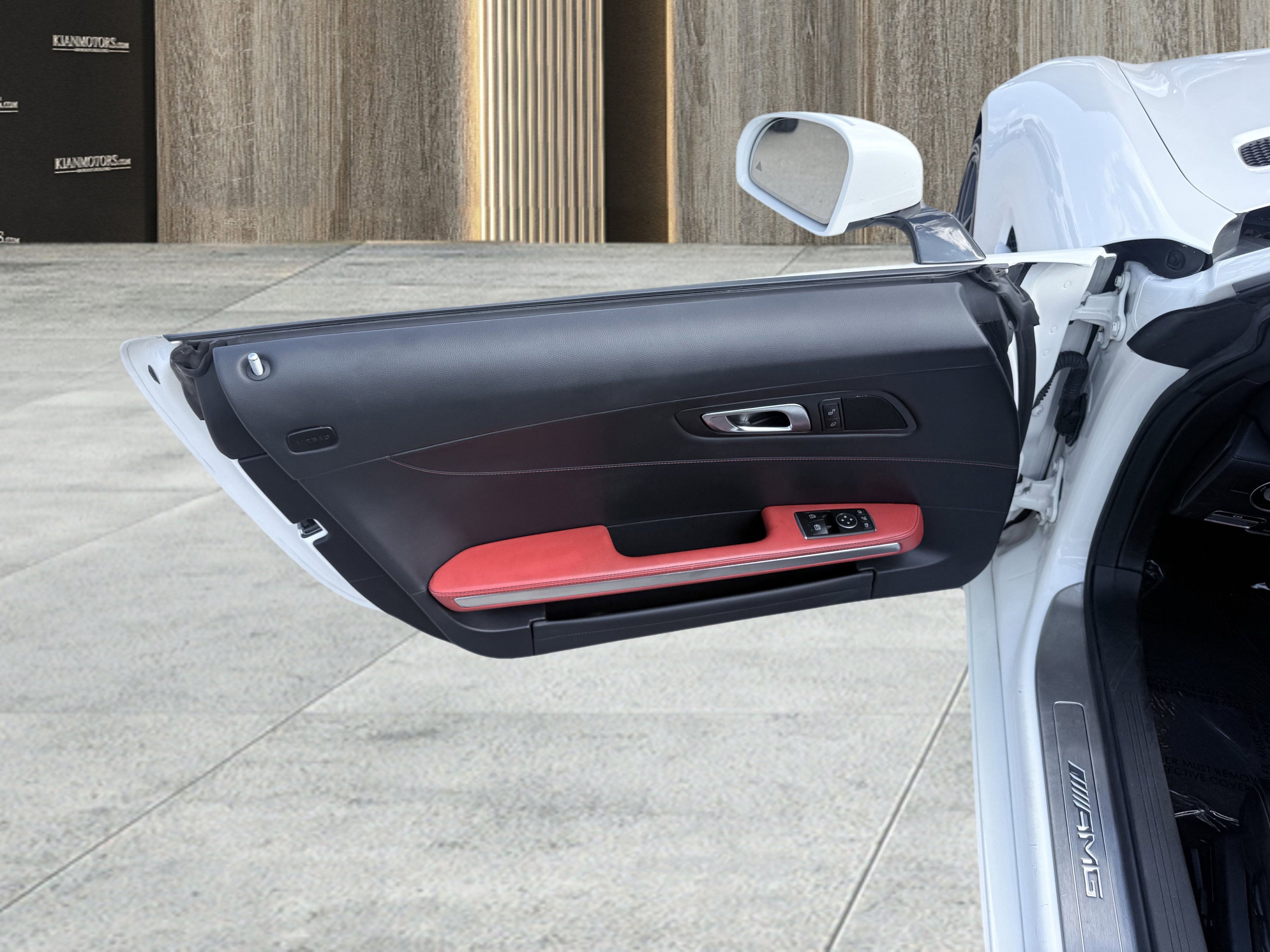 Used 2018 Mercedes-Benz AMG GT Roadster image 37