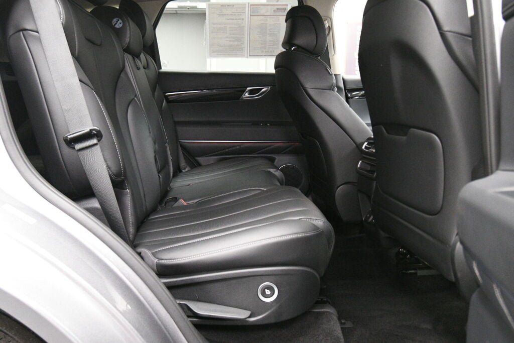 Used 2025 Genesis GV80 2.5T Standard AWD/4WD image 26