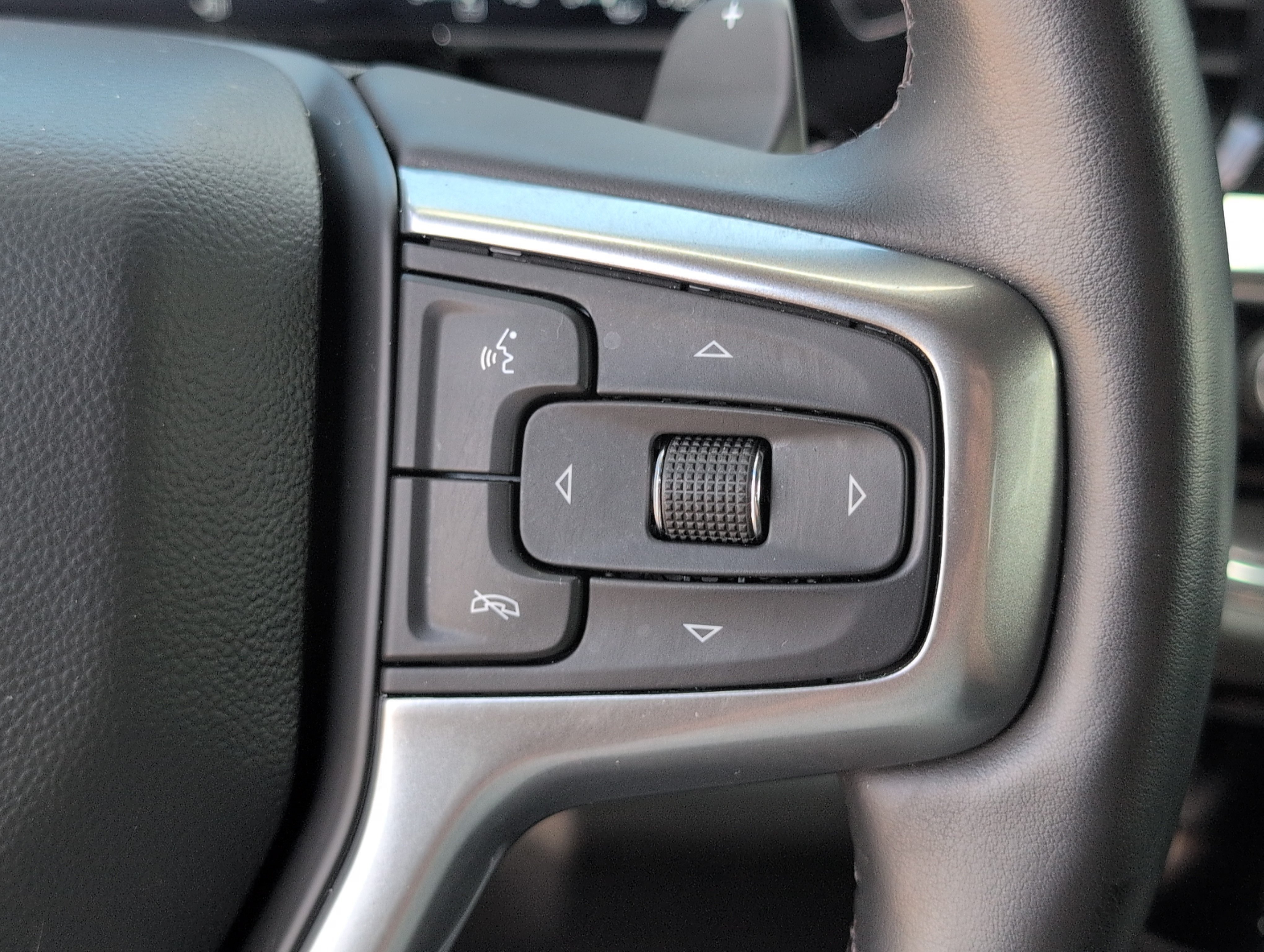 Used 2024 Chevrolet Silverado 1500 LTZ w/ LTZ Premium Package AWD/4WD image 26