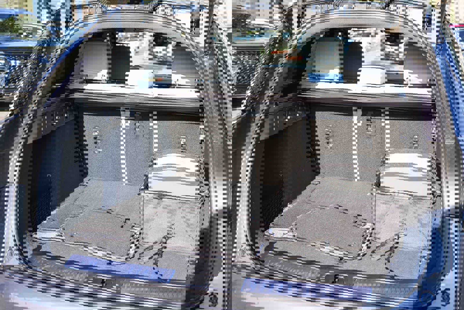 New 2026 Land Rover Range Rover Velar Dynamic SE image 25