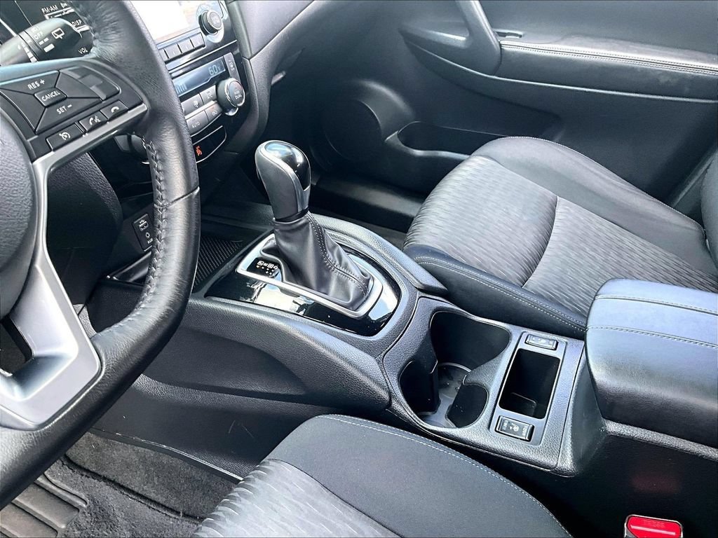 Used 2017 Nissan Rogue SV AWD/4WD image 19