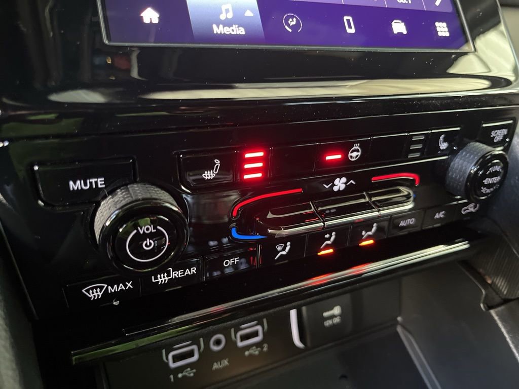 New 2025 Jeep Grand Cherokee Altitude image 8