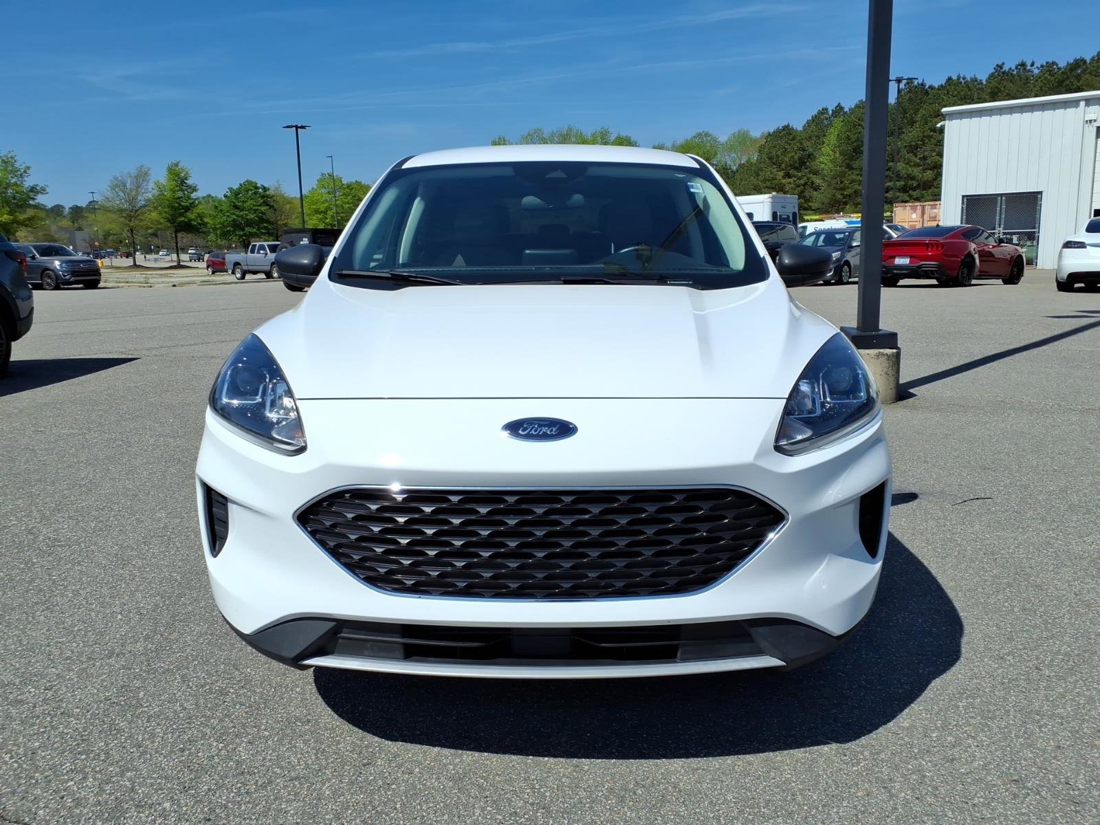 Used 2022 Ford Escape SE w/ Convenience Package AWD/4WD image 2