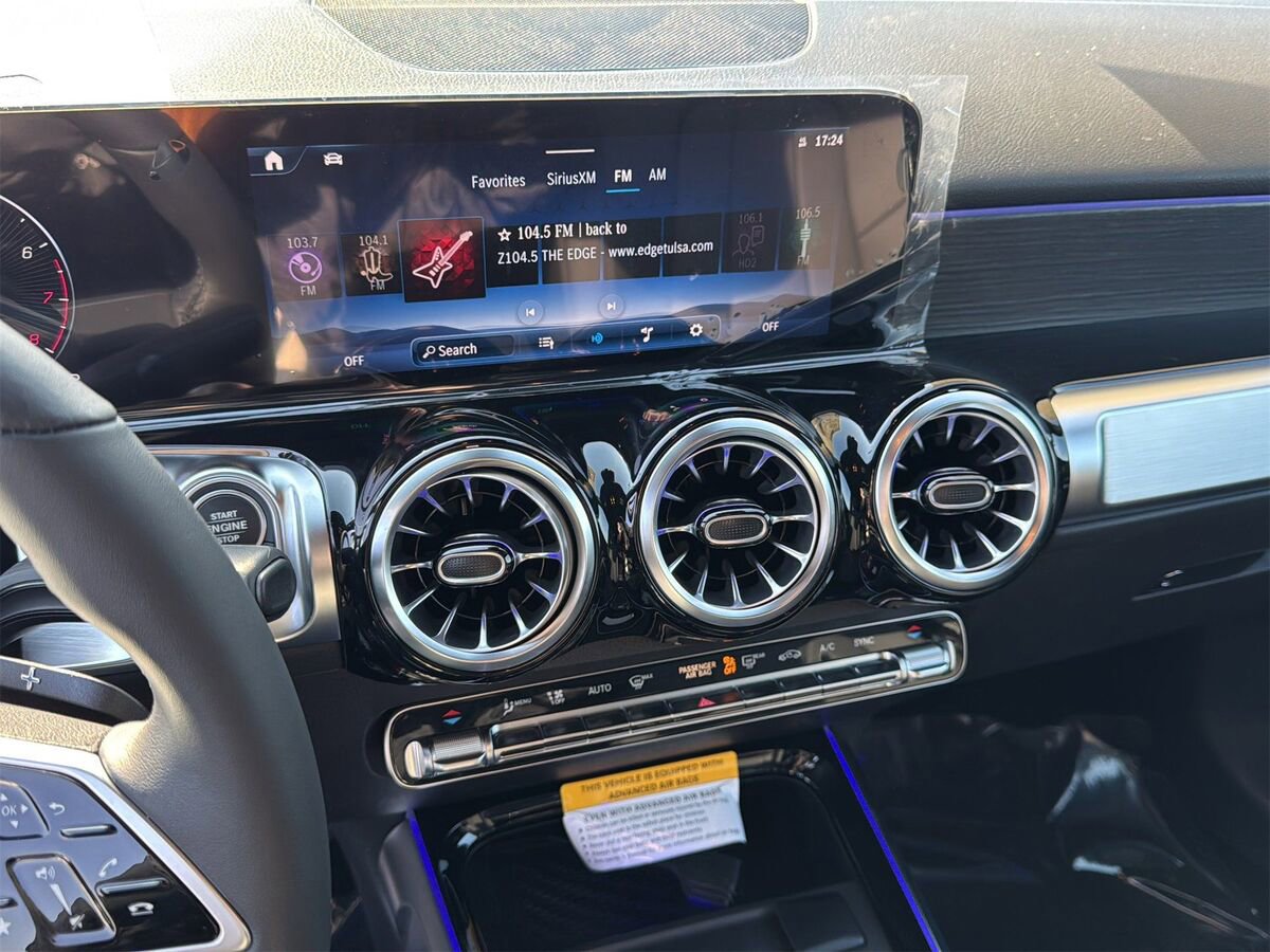 New 2026 Mercedes-Benz GLB 250 4MATIC image 17