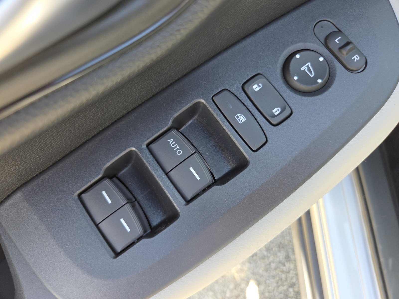 New 2027 Honda HR-V LX image 25