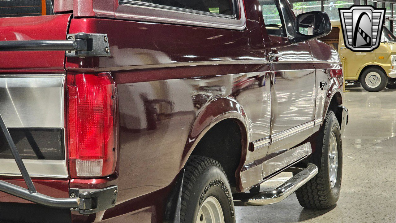Used 1996 Ford Bronco XLT image 14