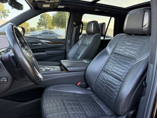 Used 2024 Cadillac Escalade Sport Platinum w/ LPO, Floor Liner Package AWD/4WD image 25
