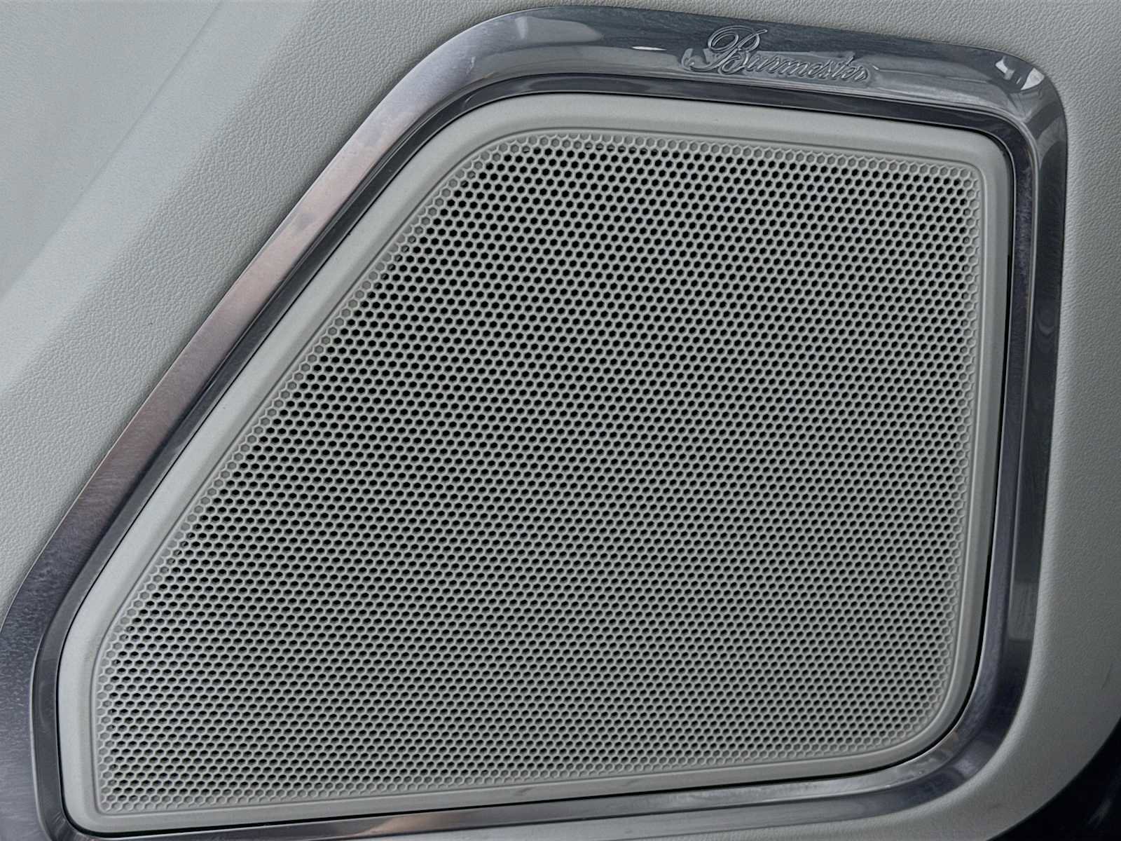 Used 2018 Porsche Macan Turbo image 12