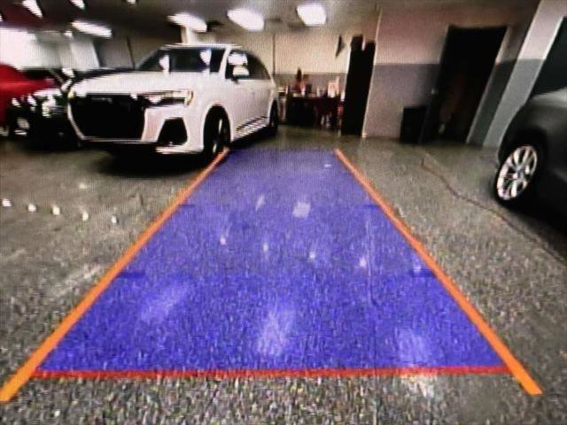 Used 2023 Audi Q5 2.0T Premium w/ Convenience Package AWD/4WD image 21