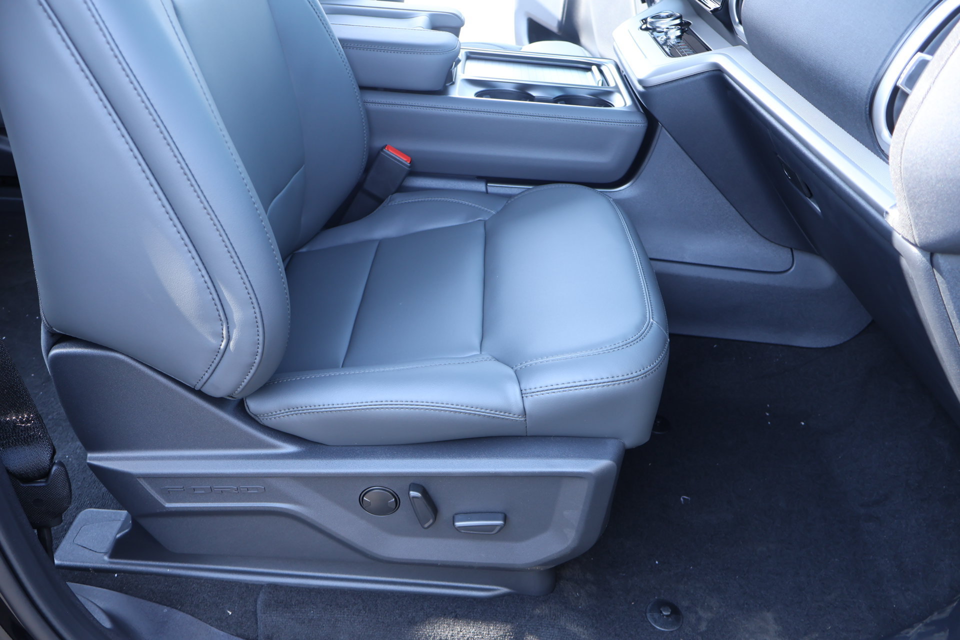 New 2027 Ford Expedition Active AWD/4WD image 16