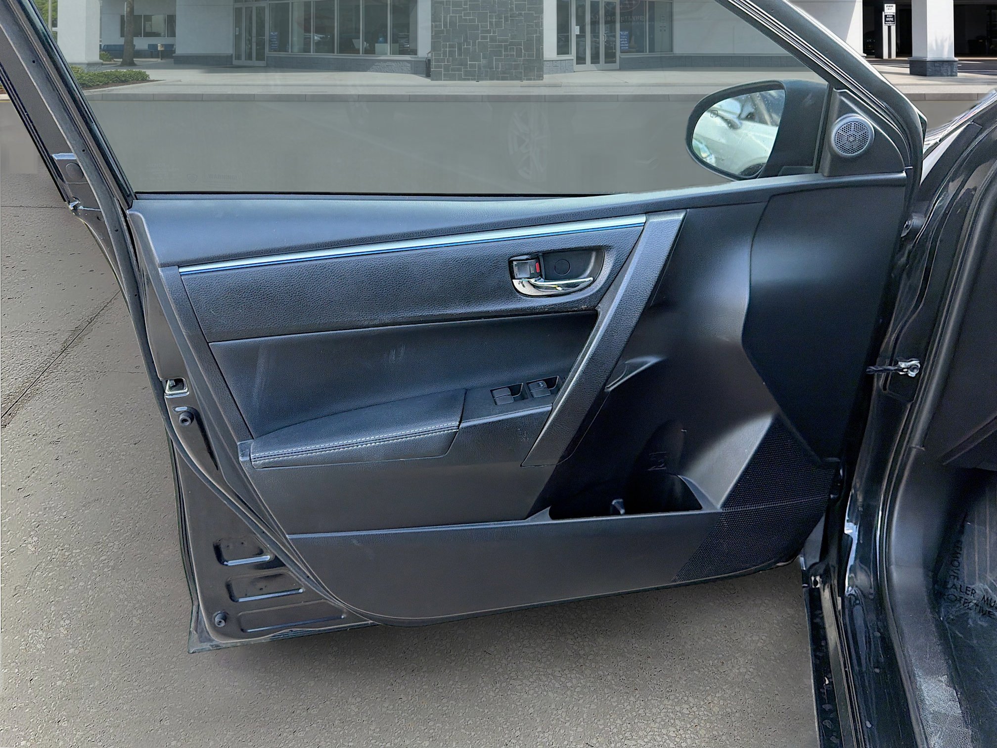 Used 2015 Toyota Corolla S image 20