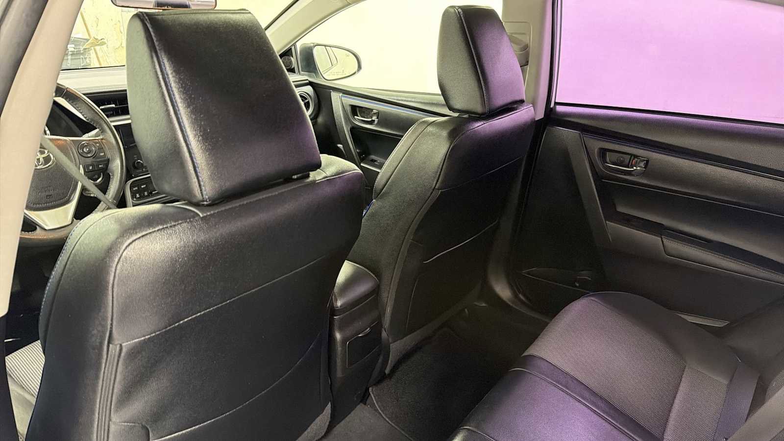 Used 2017 Toyota Corolla SE w/ SE Premium Package image 25