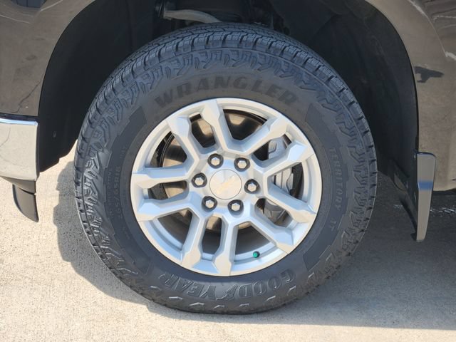 Used 2022 Chevrolet Silverado 1500 LT w/ Convenience Package II AWD/4WD image 18