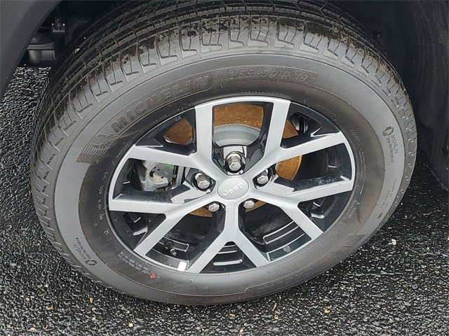 New 2025 Jeep Grand Cherokee Limited w/ Trailer Tow Package image 5