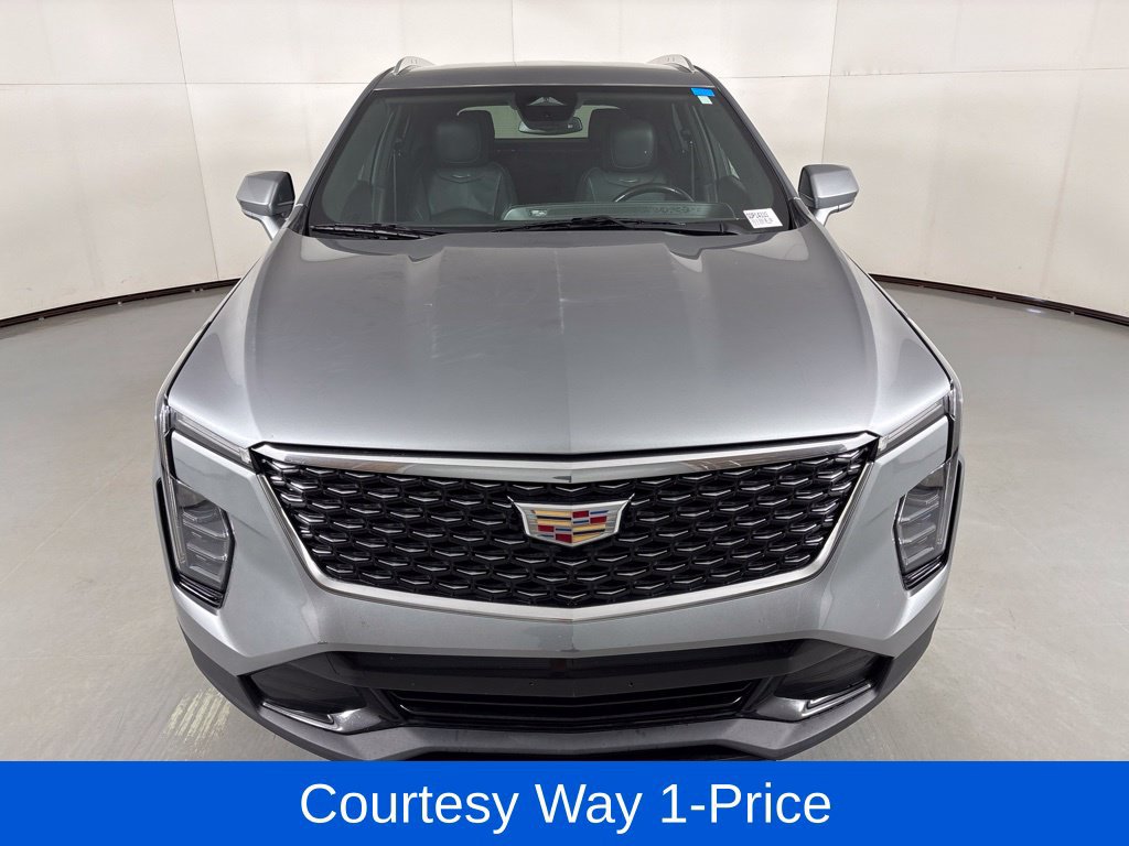 Used 2024 Cadillac XT4 Premium Luxury FWD image 4