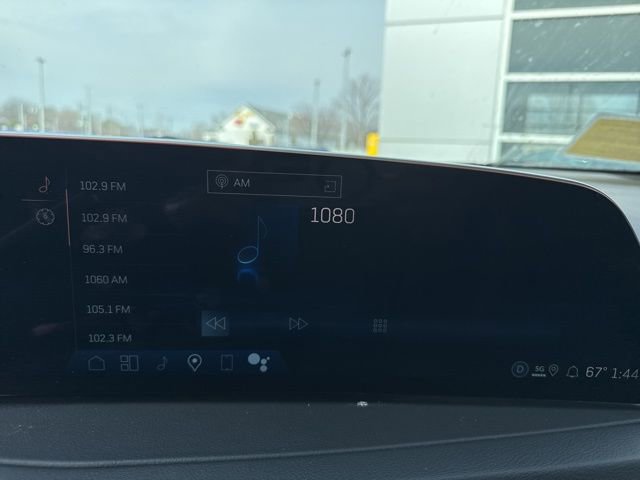Used 2025 Cadillac XT4 Premium Luxury image 15