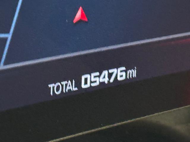 Used 2025 BMW M5 w/ Carbon Package image 31