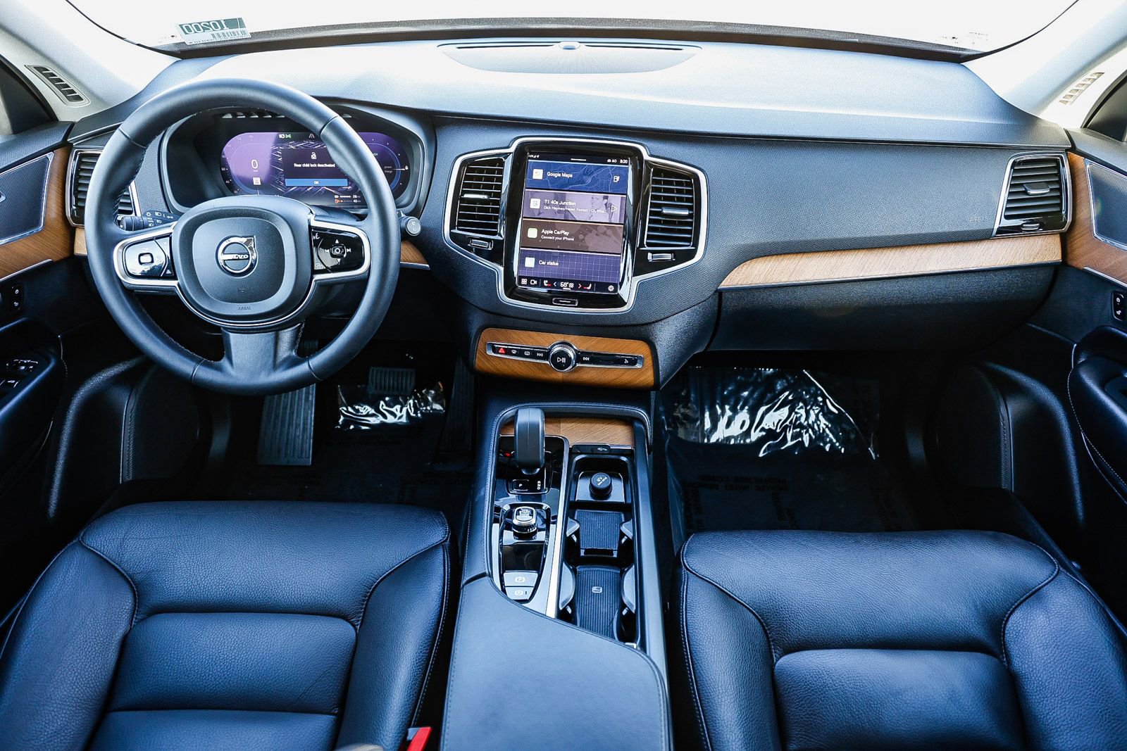 Used 2023 Volvo XC90 T8 Plus image 10