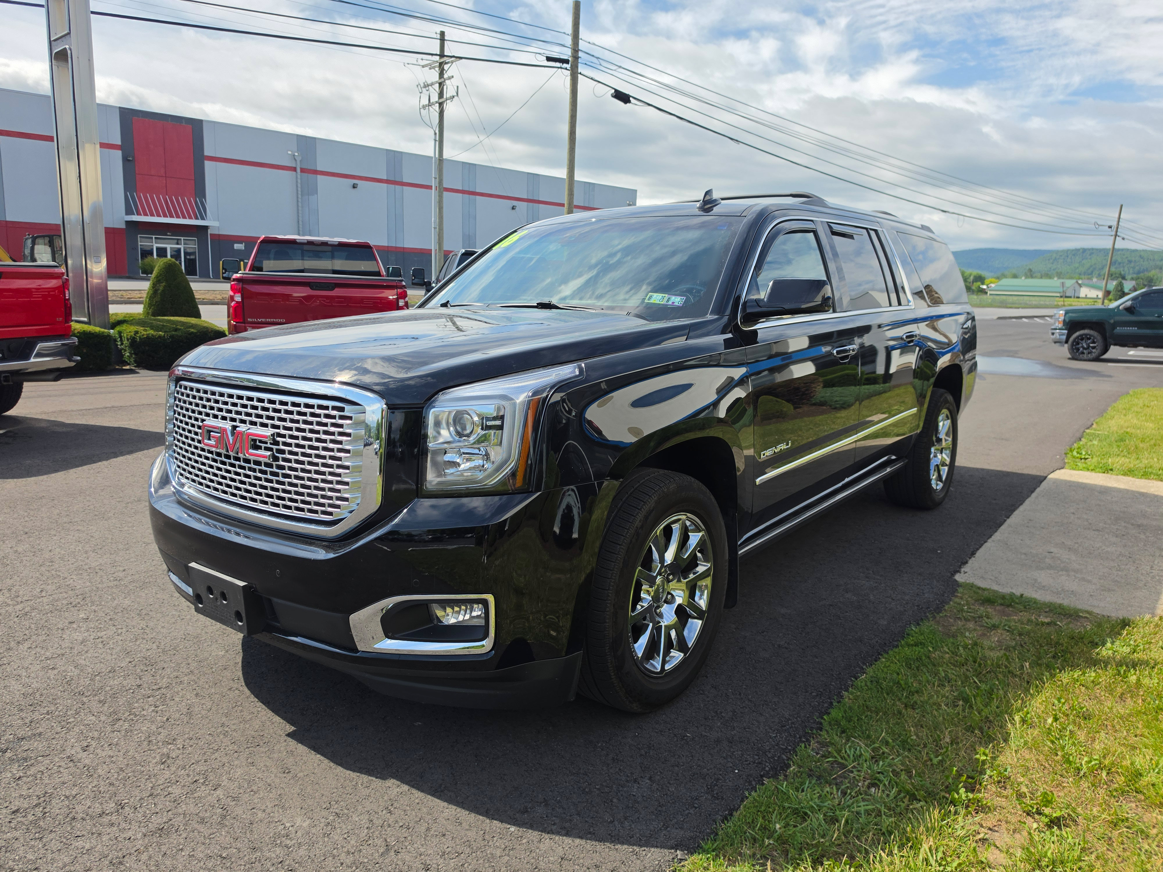 Used 2016 GMC Yukon XL Denali w/ Open Road Package AWD/4WD image 8