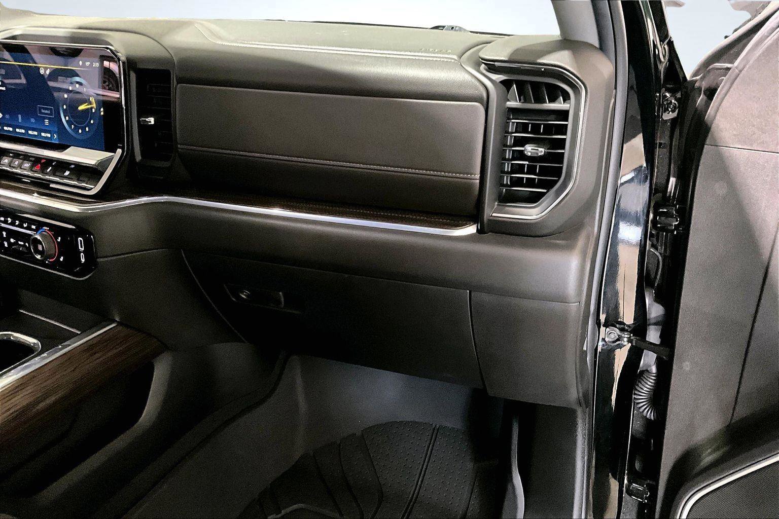 Used 2022 Chevrolet Silverado 1500 LT w/ Protection Package image 19