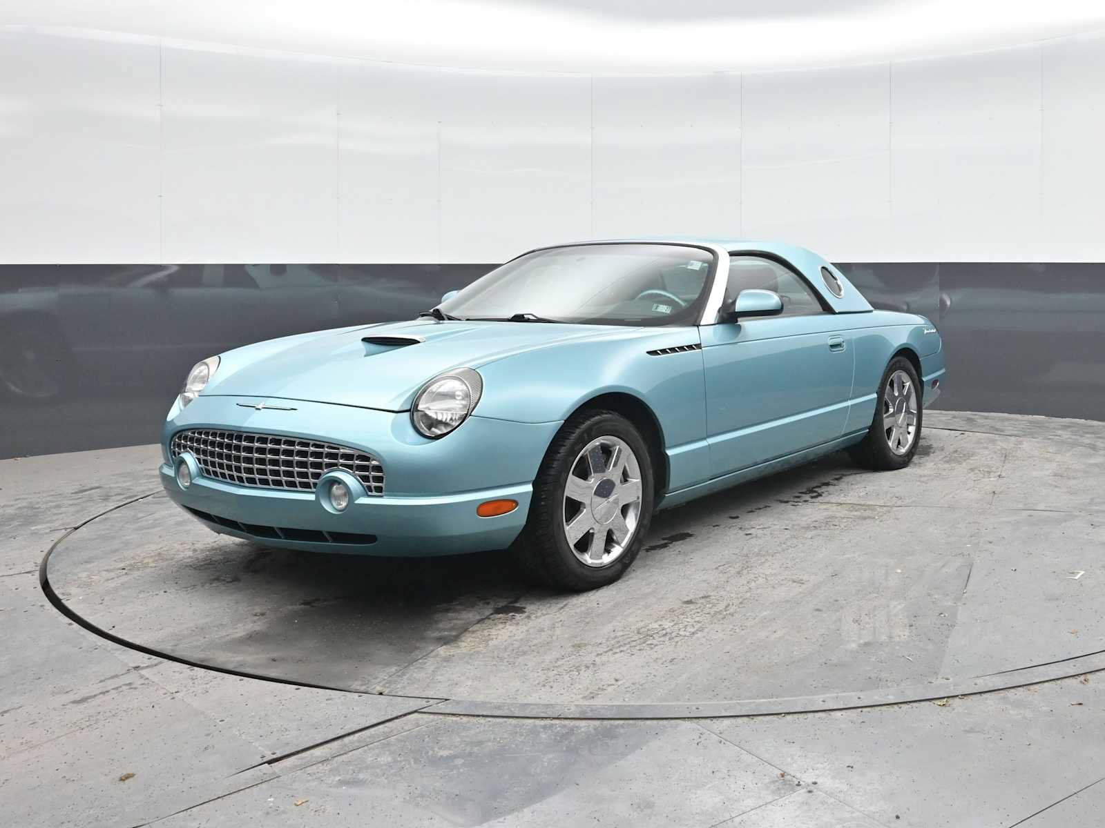 Used 2002 Ford Thunderbird RWD image 5