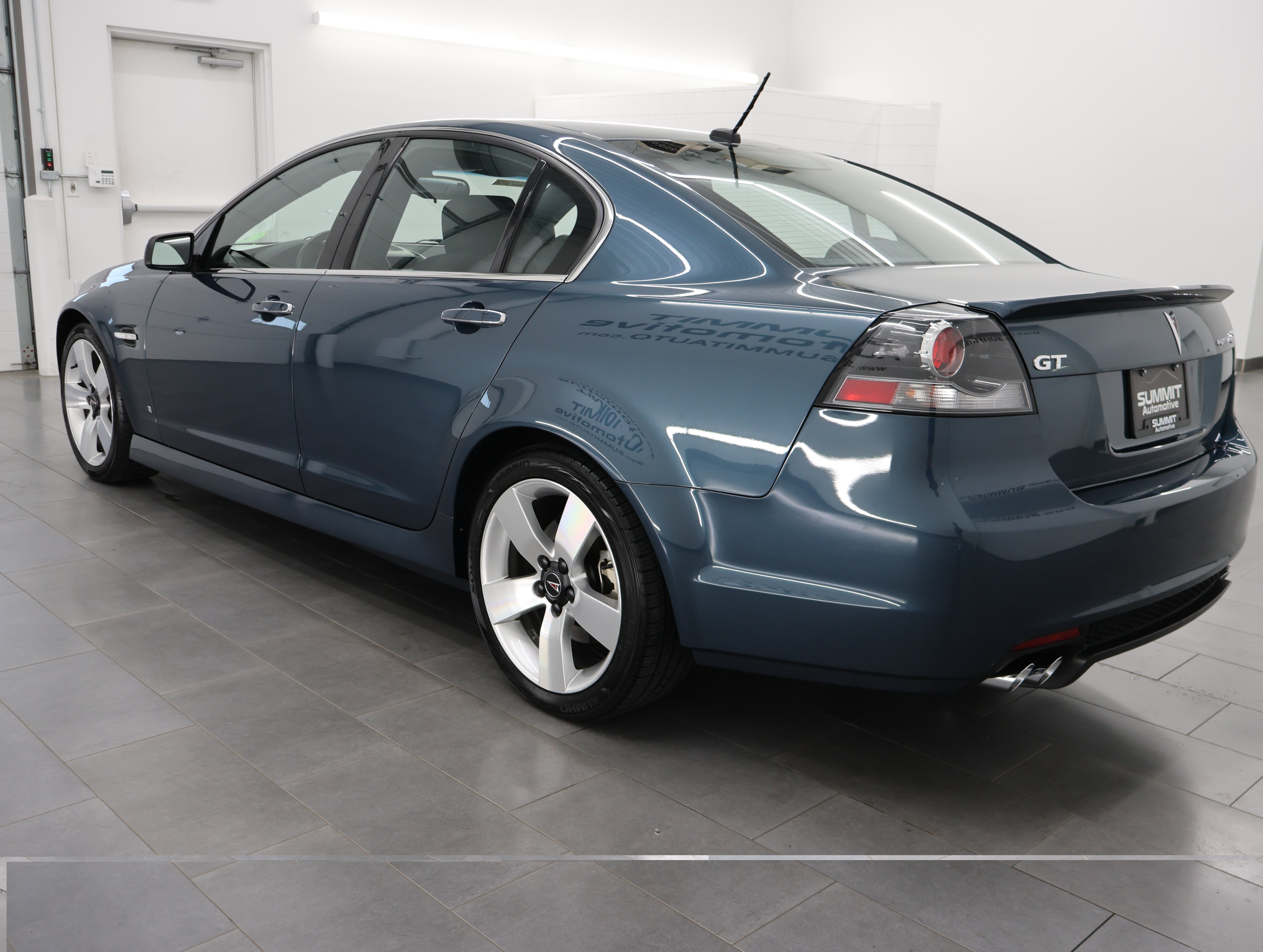 Used 2009 Pontiac G8 GT w/ Premium Package RWD image 6