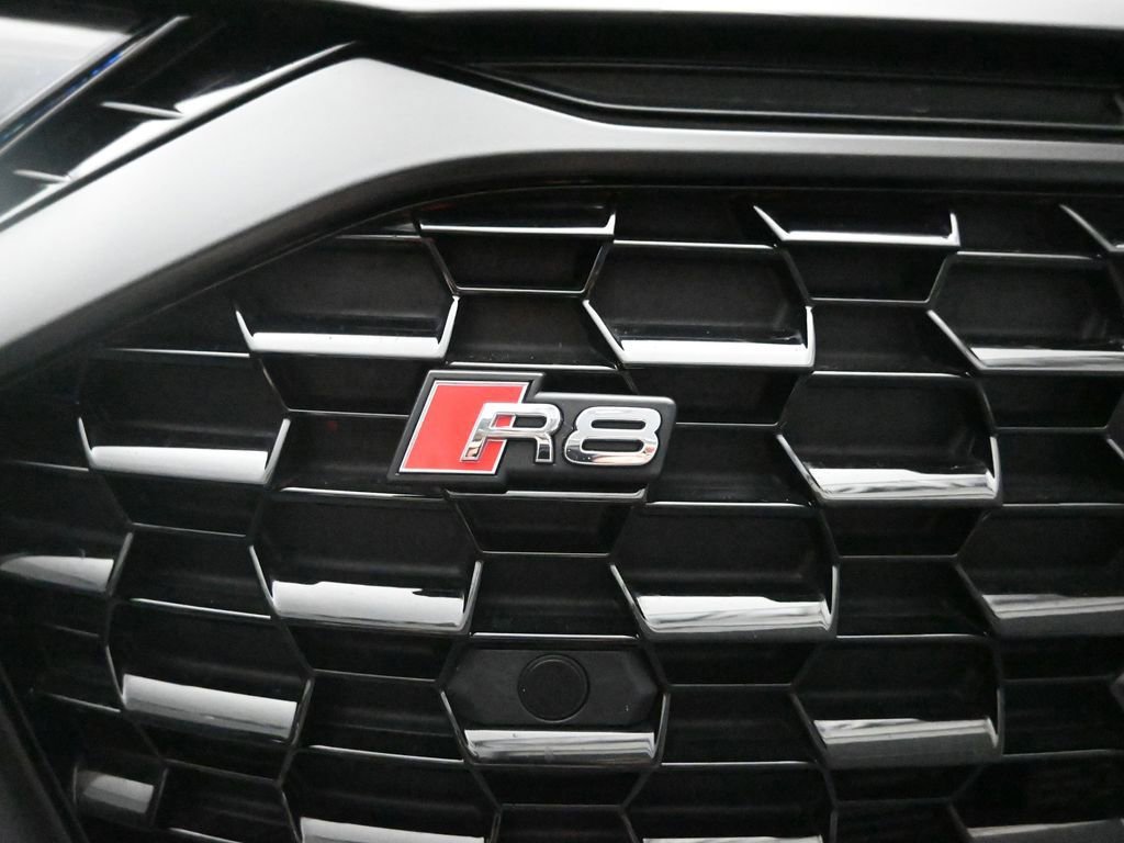 Used 2021 Audi R8 V10 w/ Premium Package image 11