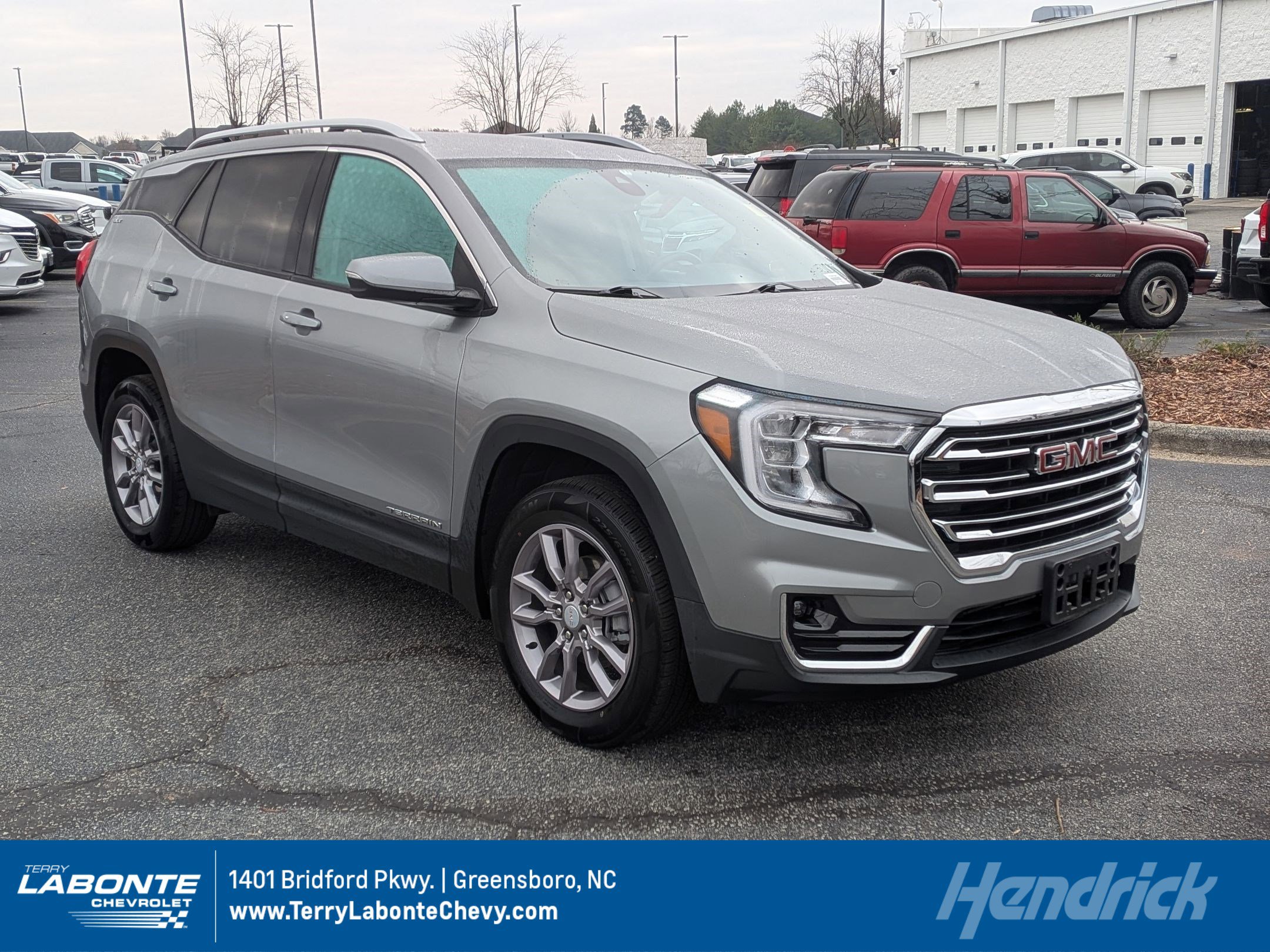Used 2023 GMC Terrain SLT