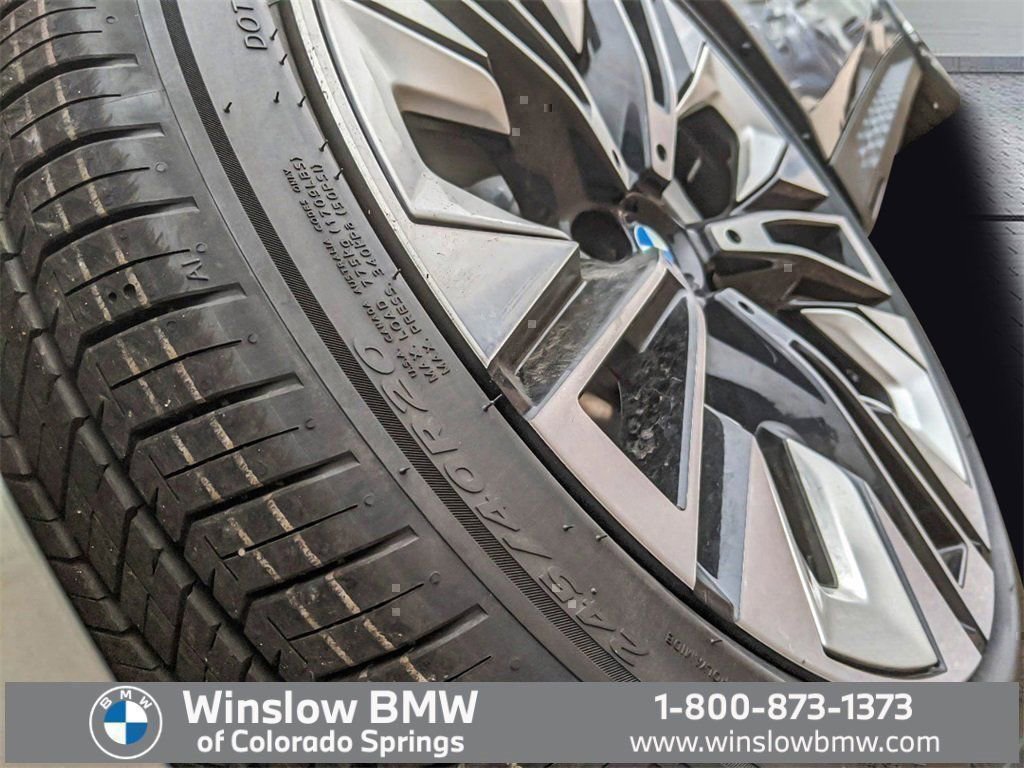 Used 2024 BMW 530i xDrive 530i xDrive w/ Premium Package image 9