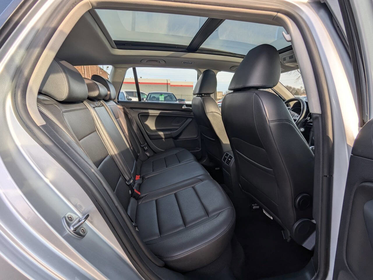 Used 2012 Volkswagen Jetta TDI image 14