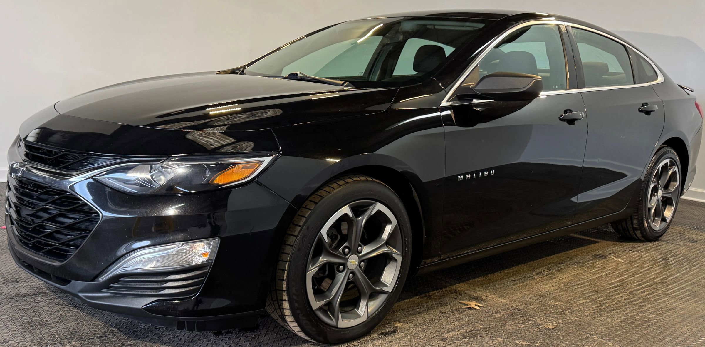 Used 2019 Chevrolet Malibu RS image 3