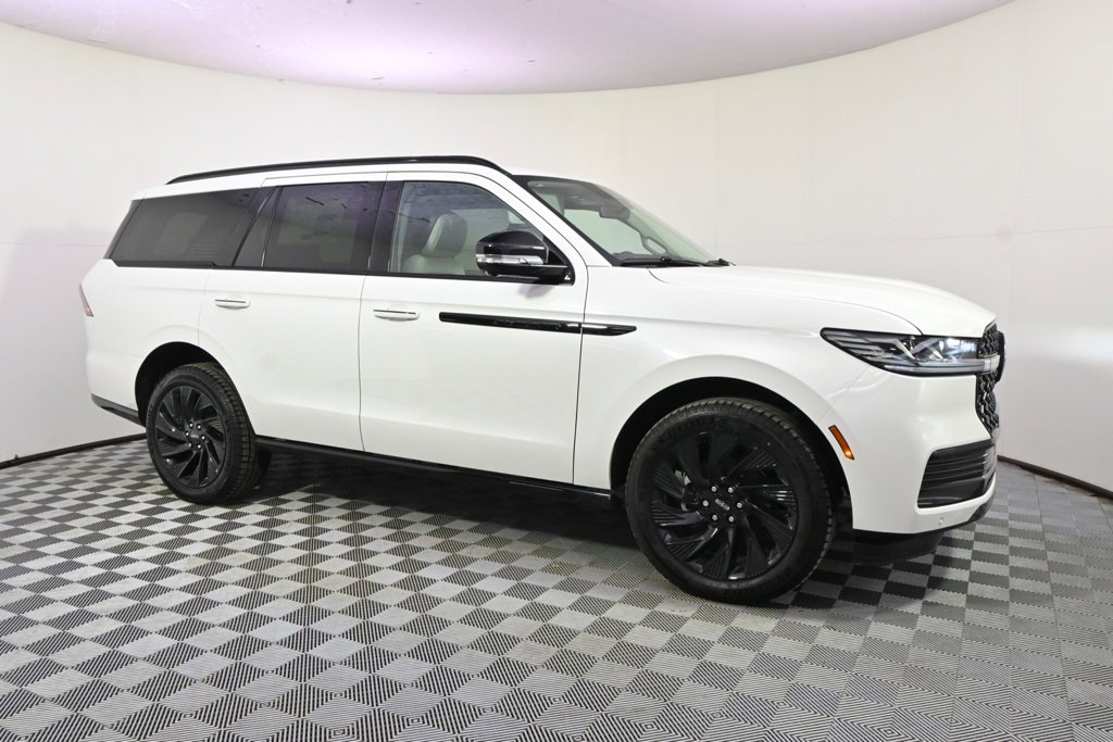 New 2026 Lincoln Navigator Reserve image 8