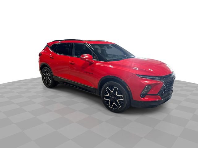 Certified 2023 Chevrolet Blazer RS w/ Driver Confidence II Package image 3