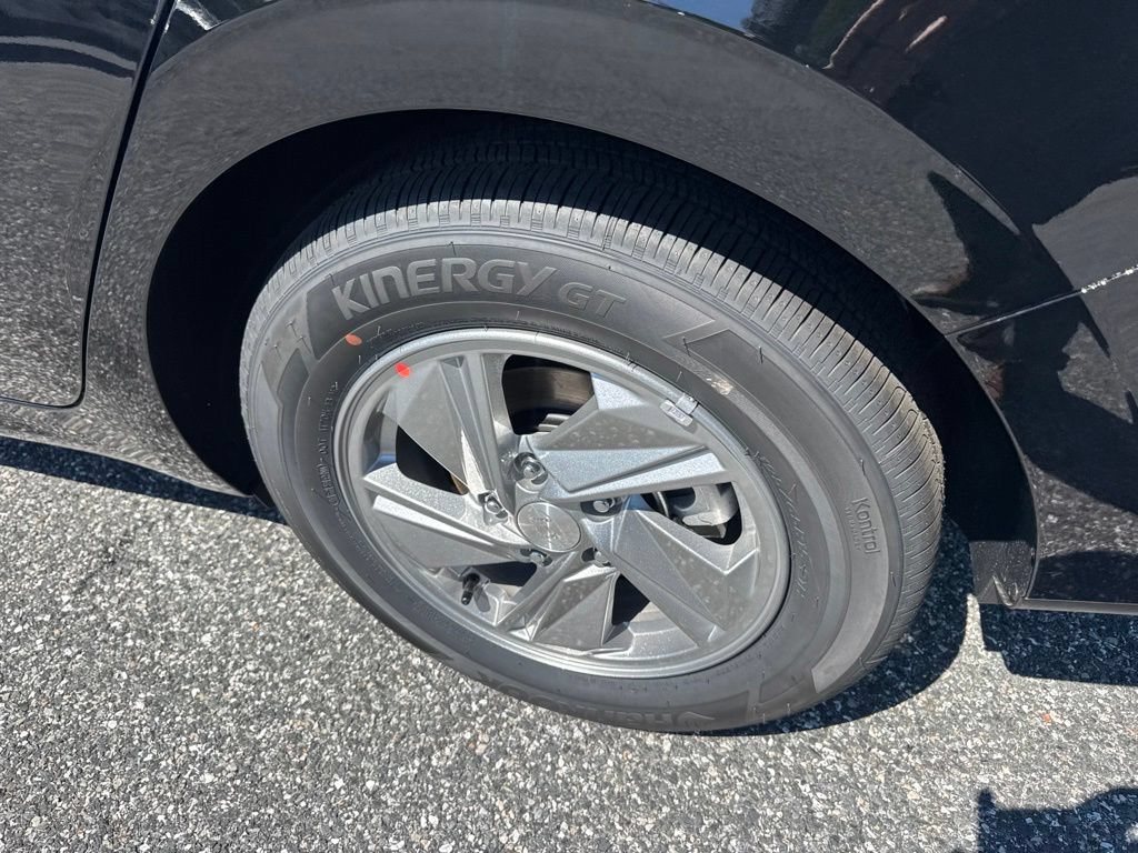 New 2026 Hyundai Elantra SE FWD image 17