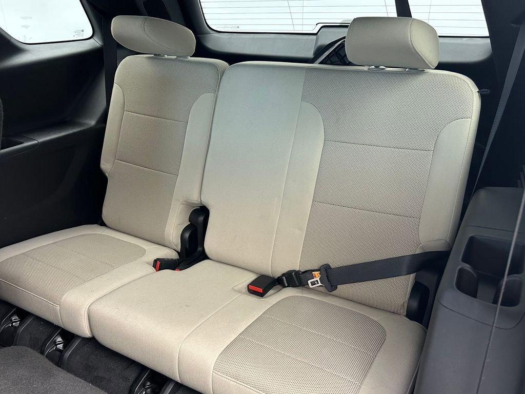 Used 2022 Chevrolet Traverse LS image 33