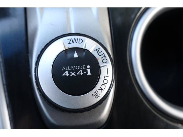 Used 2013 Nissan Pathfinder SV AWD/4WD image 16