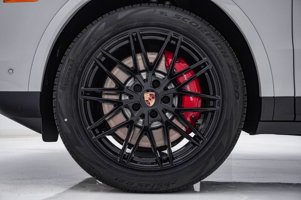 New 2026 Porsche Cayenne S AWD/4WD image 13