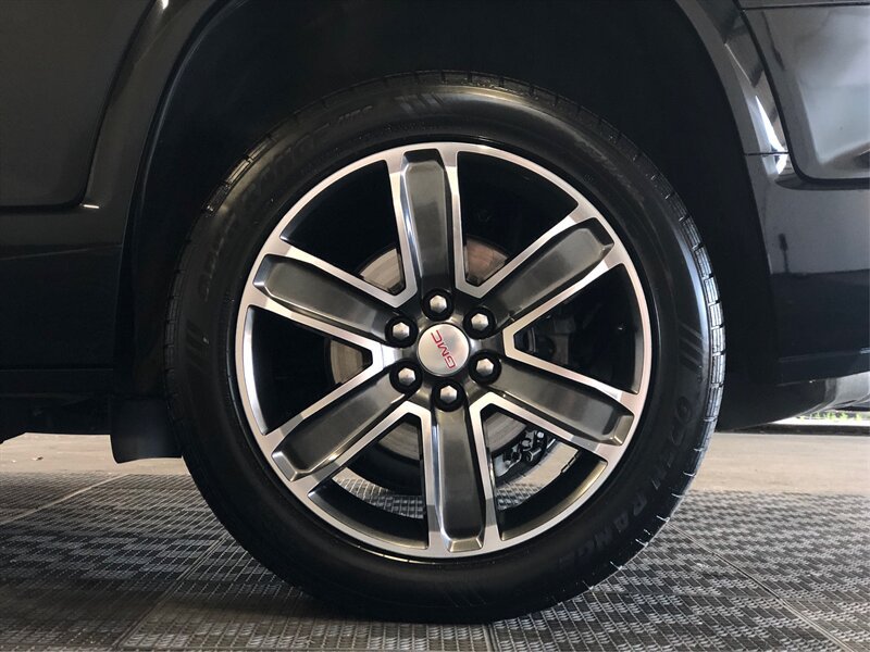 Used 2017 GMC Acadia Denali FWD image 18