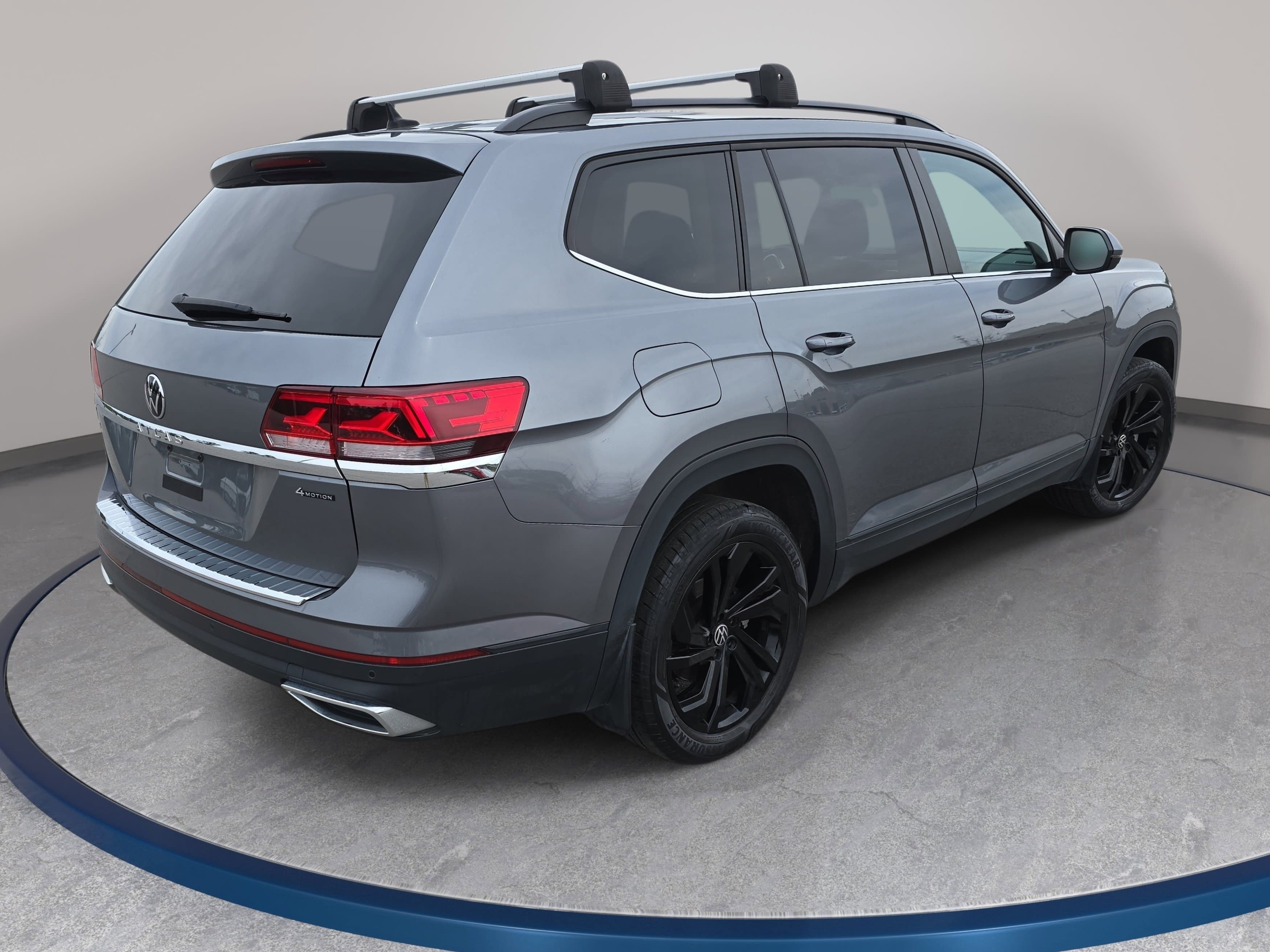 Used 2023 Volkswagen Atlas SE w/ Black Wheel Package AWD/4WD image 5