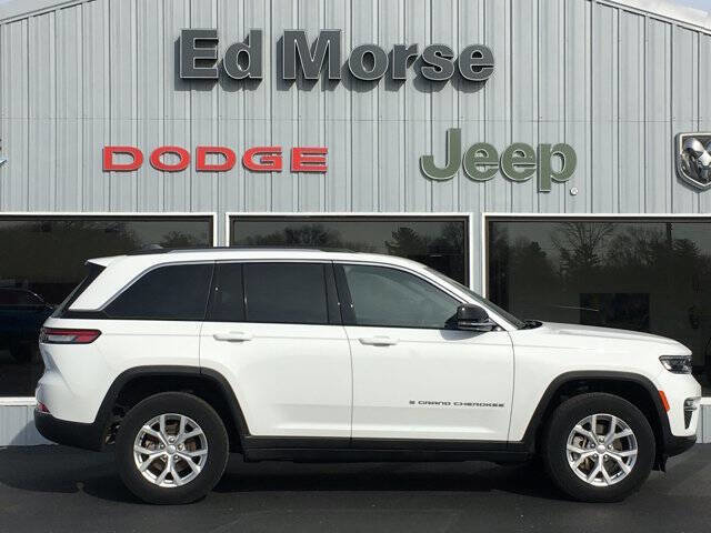 Used 2023 Jeep Grand Cherokee Limited AWD/4WD image 2