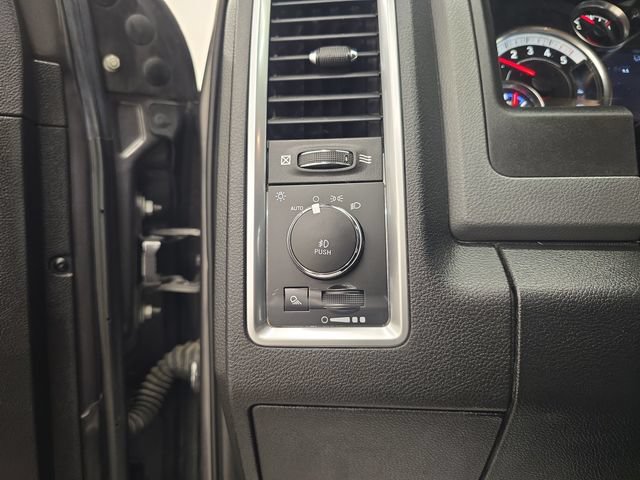 Used 2017 RAM 1500 Big Horn AWD/4WD image 32