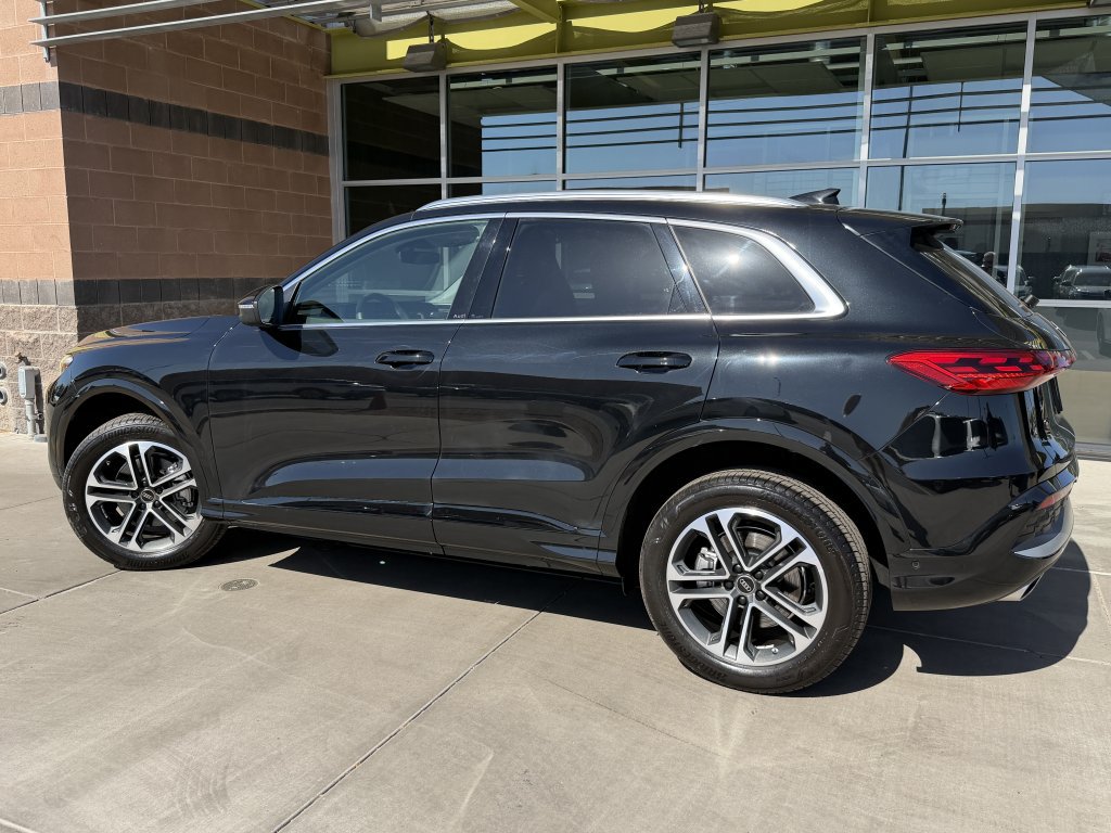 Used 2025 Audi Q5 Premium w/ Premium Plus AWD/4WD image 5