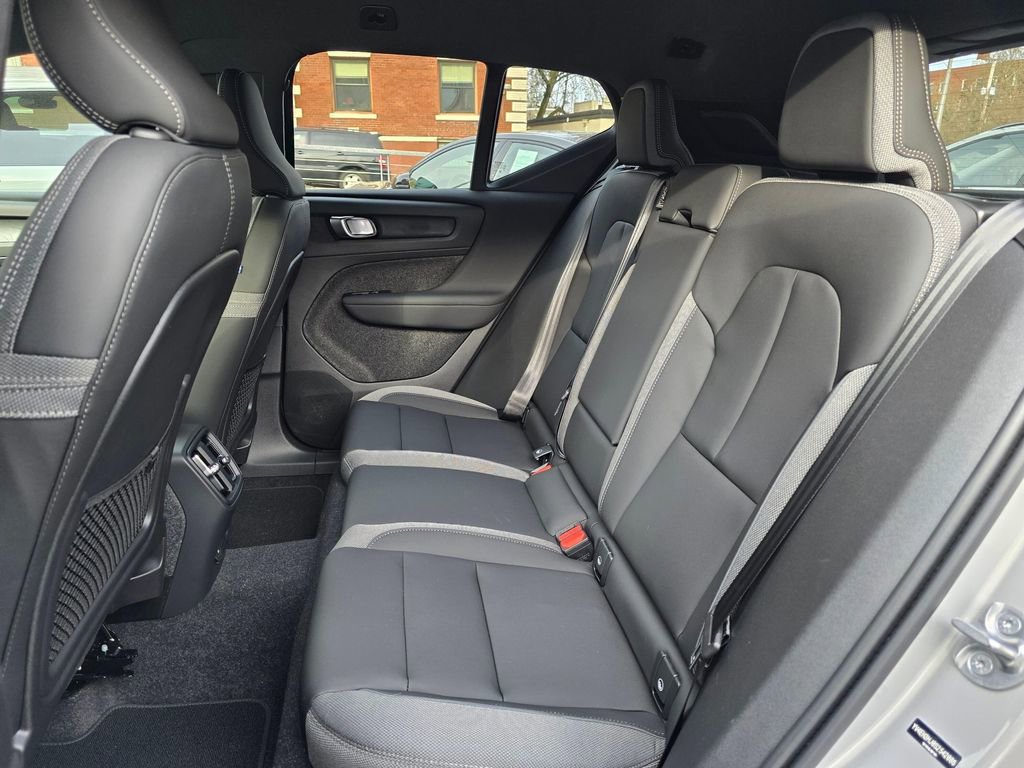 New 2025 Volvo EX40 Core w/ Climate Package image 17