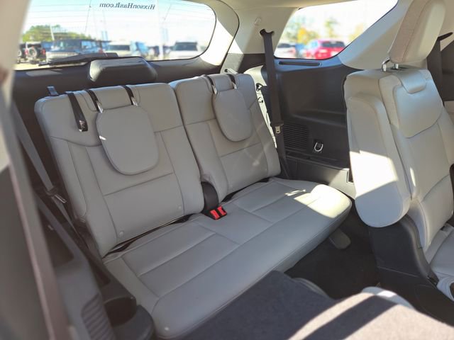 Used 2025 Ford Explorer Active w/ Active Comfort Package image 18