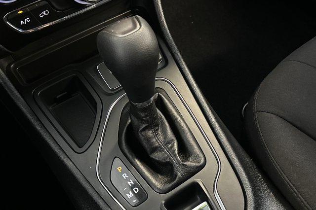 Used 2019 Jeep Cherokee Latitude w/ Popular Appearance Group FWD image 24
