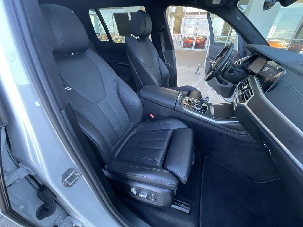 Used 2022 BMW X7 xDrive40i w/ M Sport Package image 29